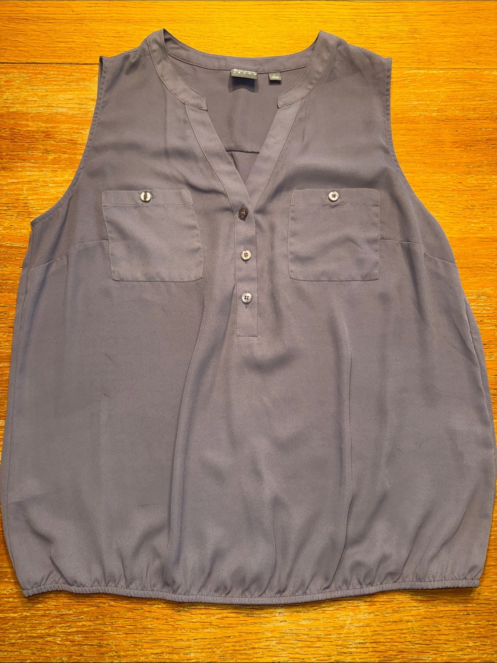 Sleeveless V-Neck Button-Front Blouse in Slate Gray